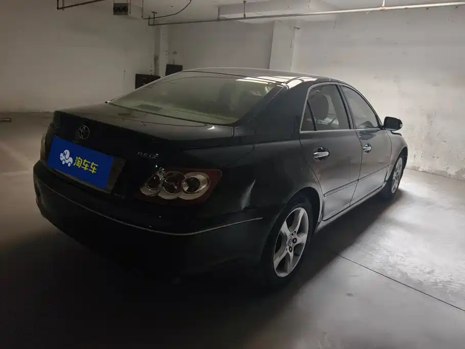 Toyota Reiz — миниатюра 3