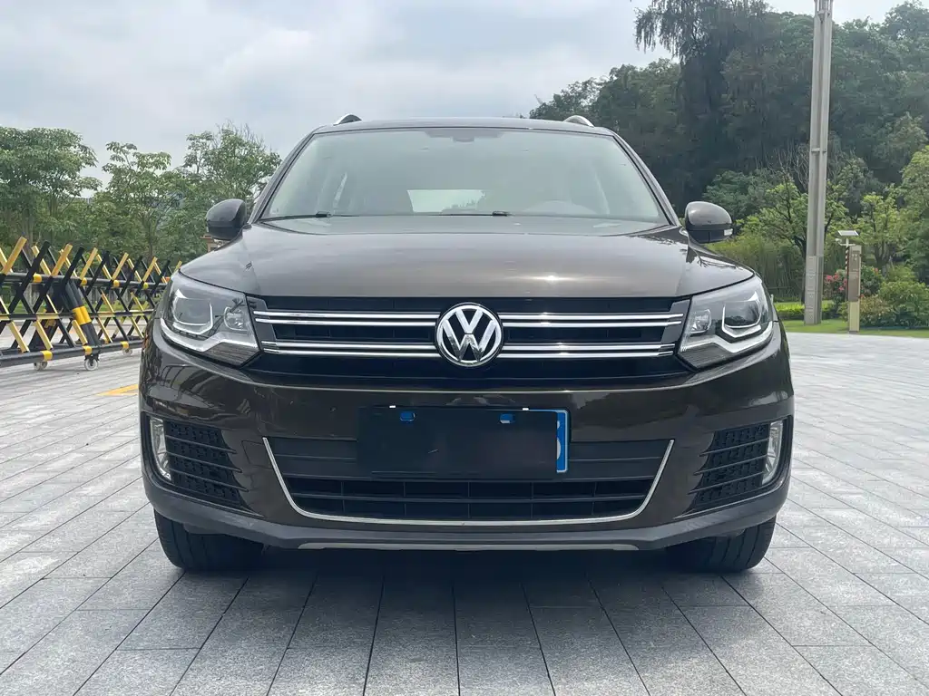 Volkswagen Tiguan 2015 1.8TSI AT Luxury