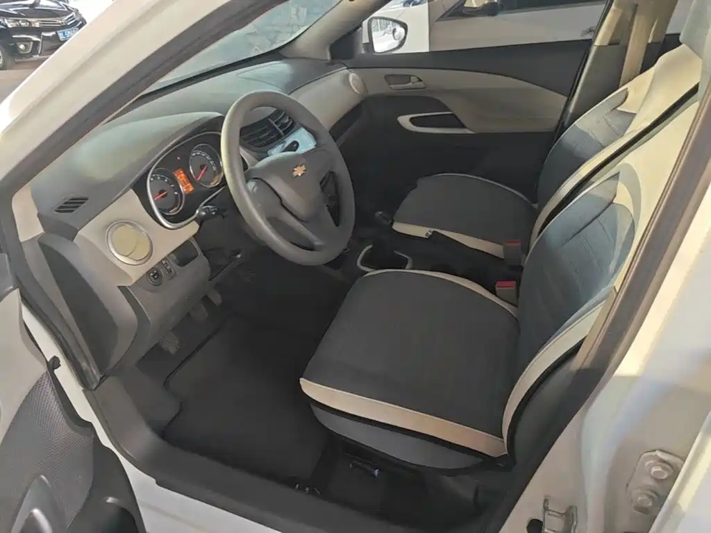 Chevrolet Sail — миниатюра 15