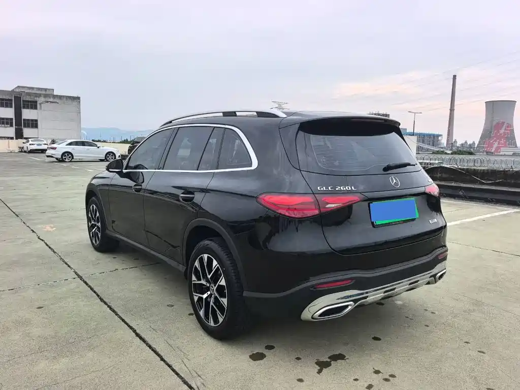 Mercedes-Benz GLC 2024 GLC 260 L 4MATIC 5 мест
