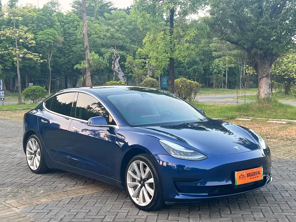 Tesla Model 3 — миниатюра 3