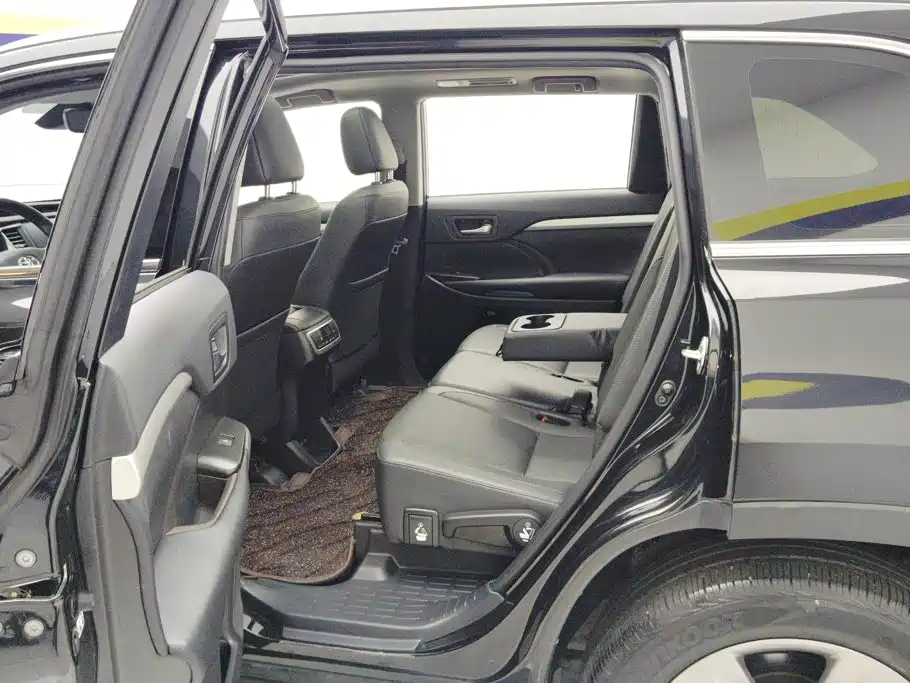 Toyota Highlander — миниатюра 11