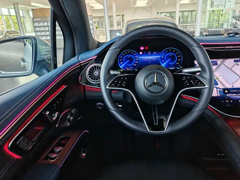 Mercedes-Benz EQS SUV — миниатюра 7