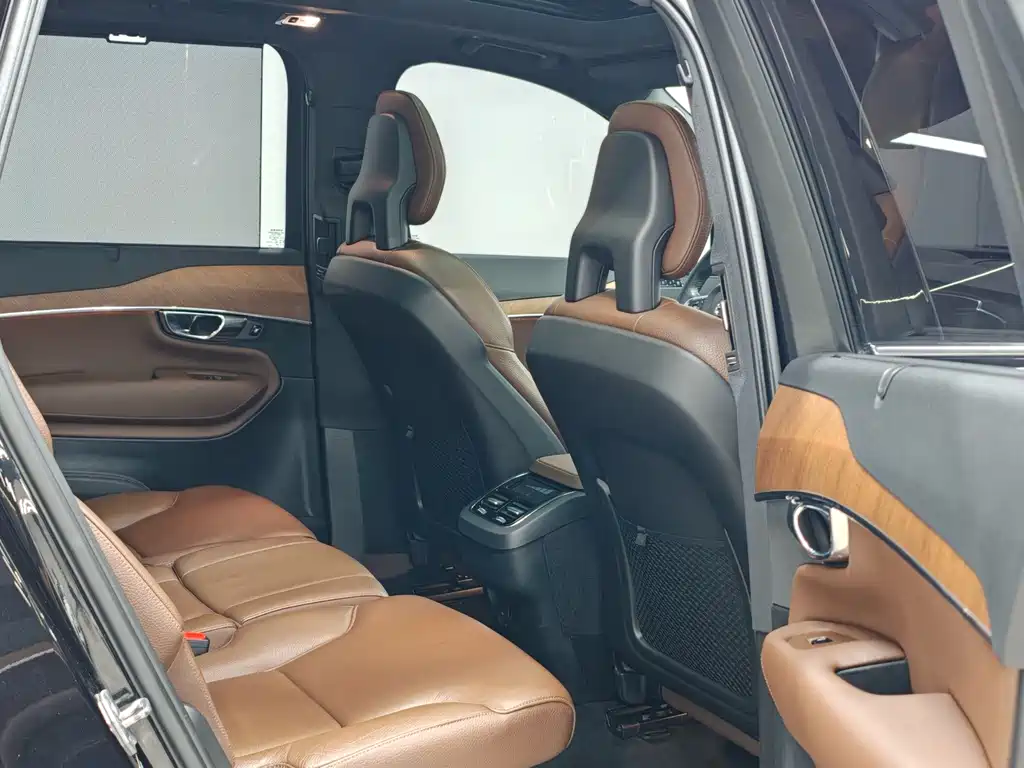 Volvo XC90 2021 B6 Luxury 7 мест
