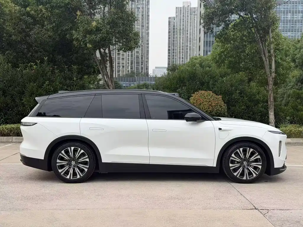 NIO ES8 2023 75kWh Executive