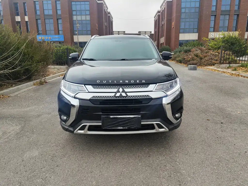 MITSUBISHI OUTLANDER