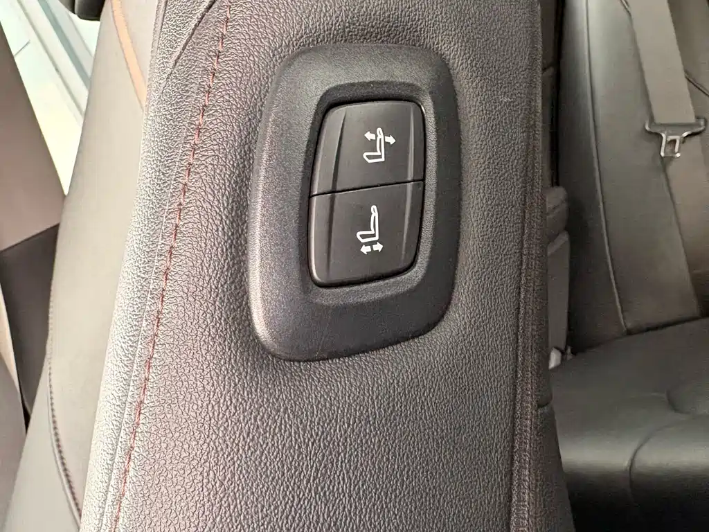 Toyota Camry — миниатюра 13