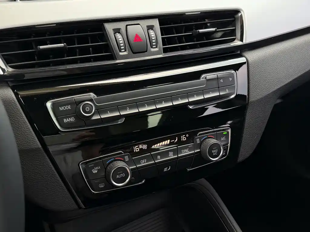 BMW X1 2019 sDrive20Li Lead