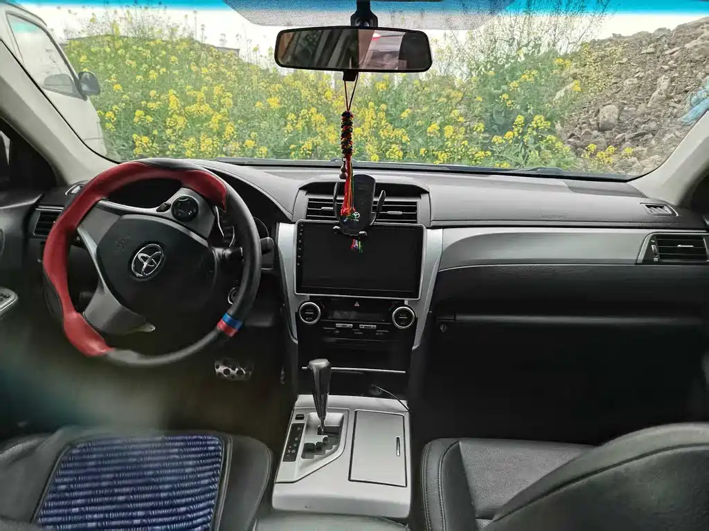 Toyota Camry 2012 2.0S