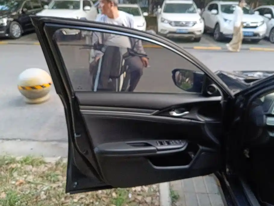 Honda Civic — миниатюра 7