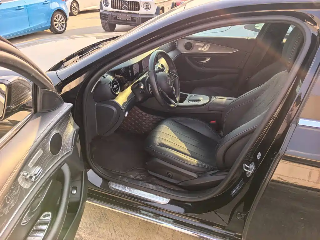 Mercedes-Benz E-Class — миниатюра 9