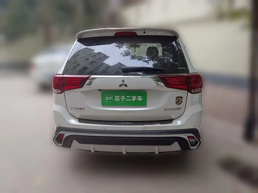 Mitsubishi Outlander — миниатюра 5