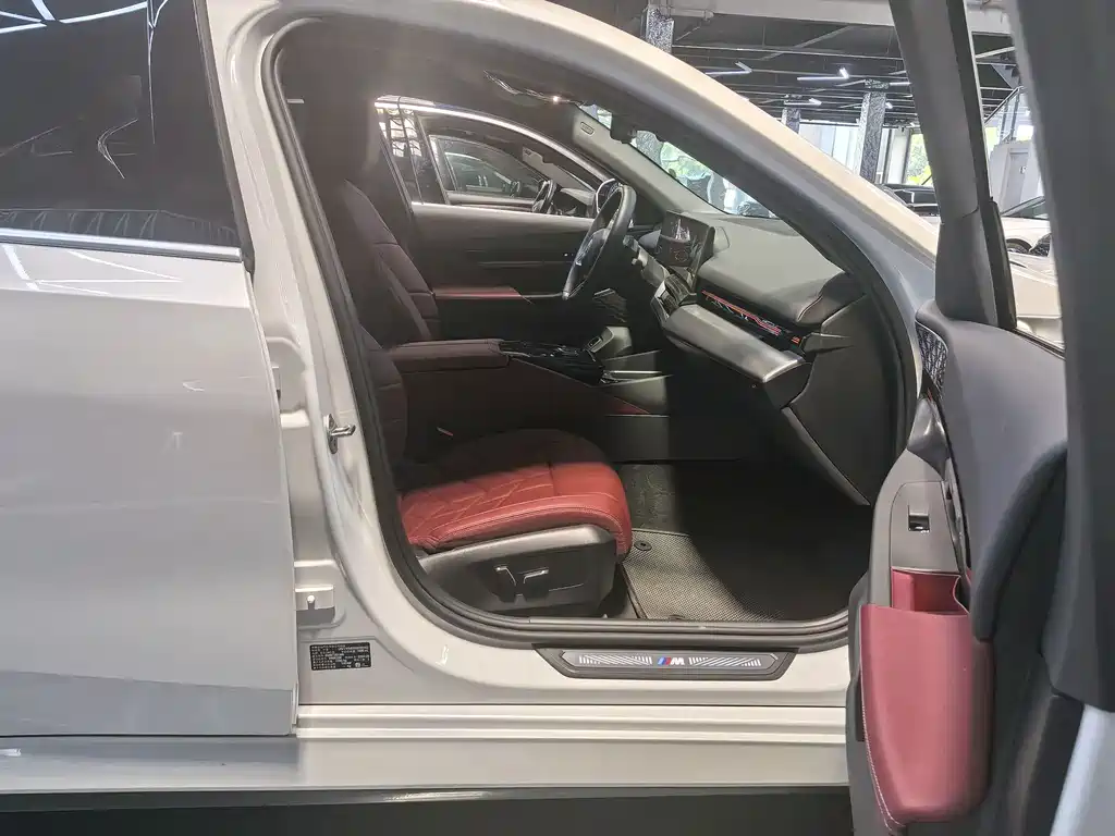 BMW 5 Series — миниатюра 8