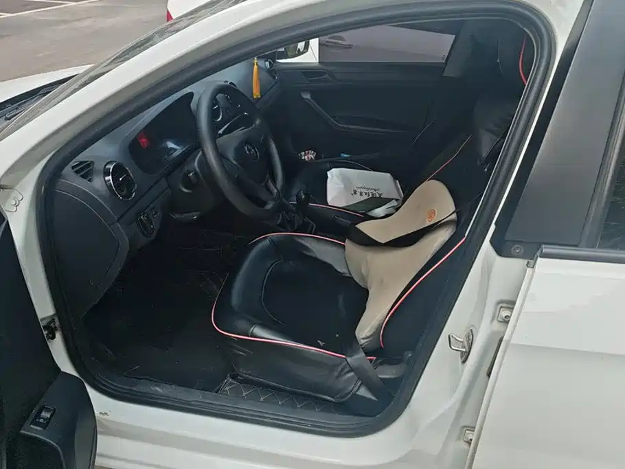 Volkswagen Jetta — миниатюра 9