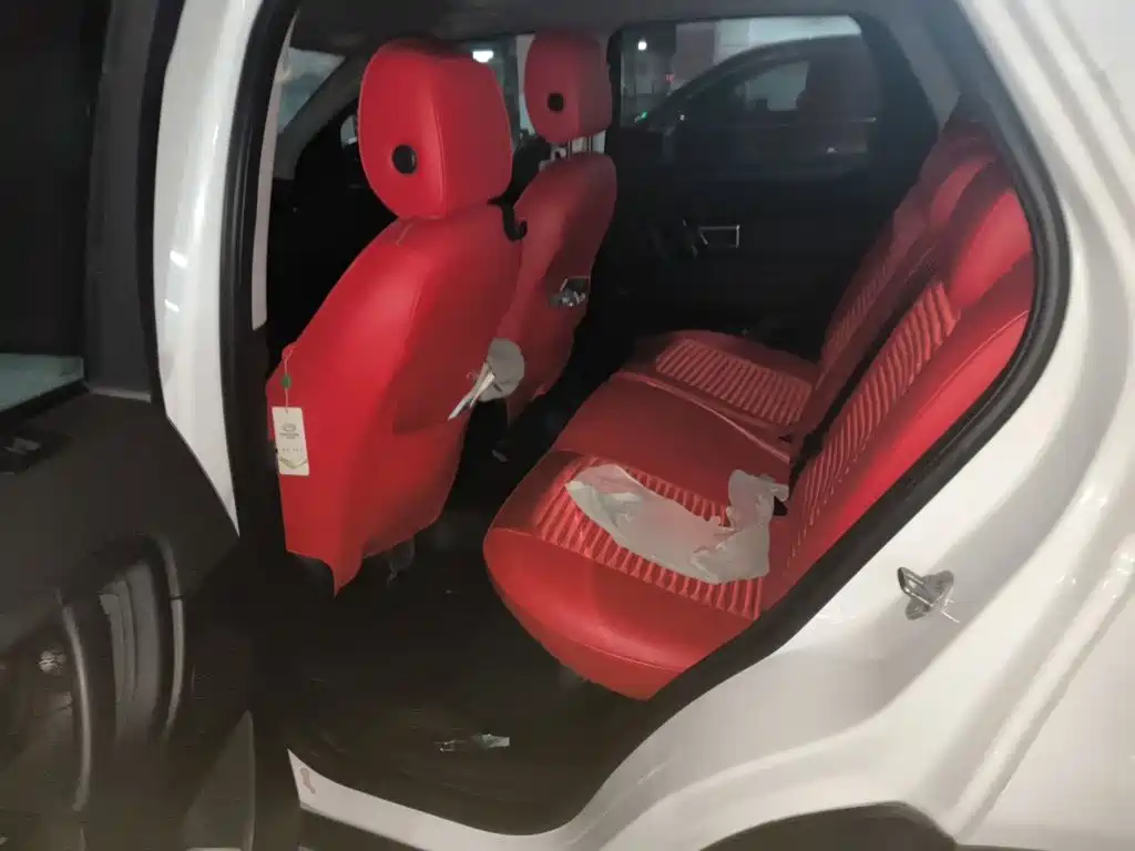 Land Rover Discovery Sport — миниатюра 13
