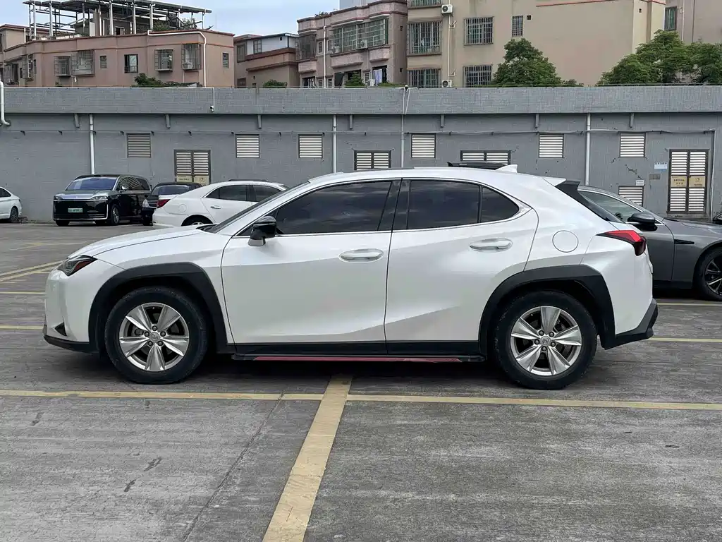 Lexus UX — миниатюра 2