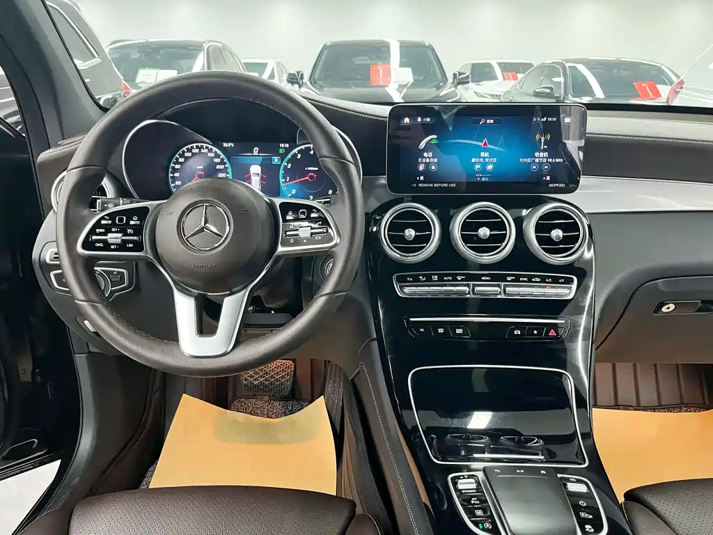 Mercedes-Benz GLC — миниатюра 10