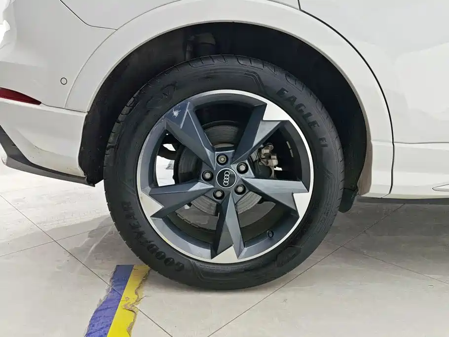 Audi Q3 — миниатюра 6