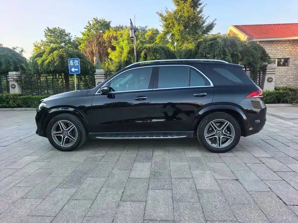 Mercedes-Benz GLE (Import) — миниатюра 6