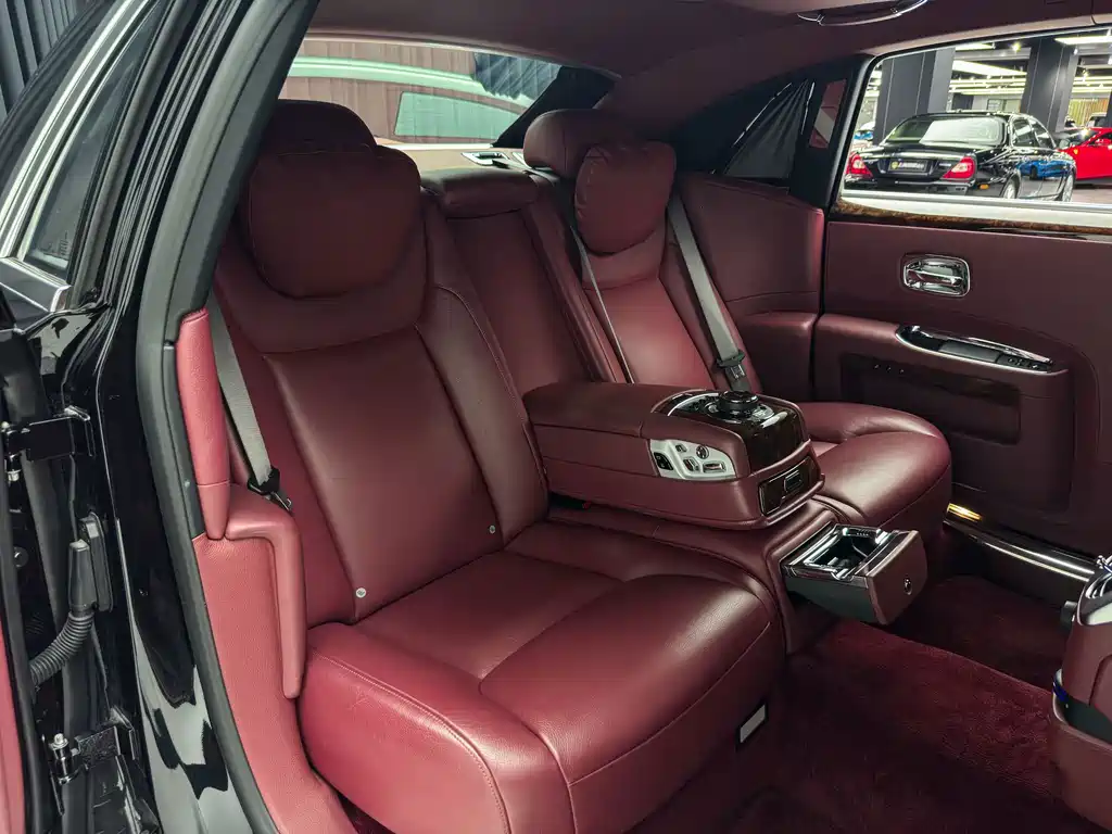 Rolls-Royce Ghost — миниатюра 16