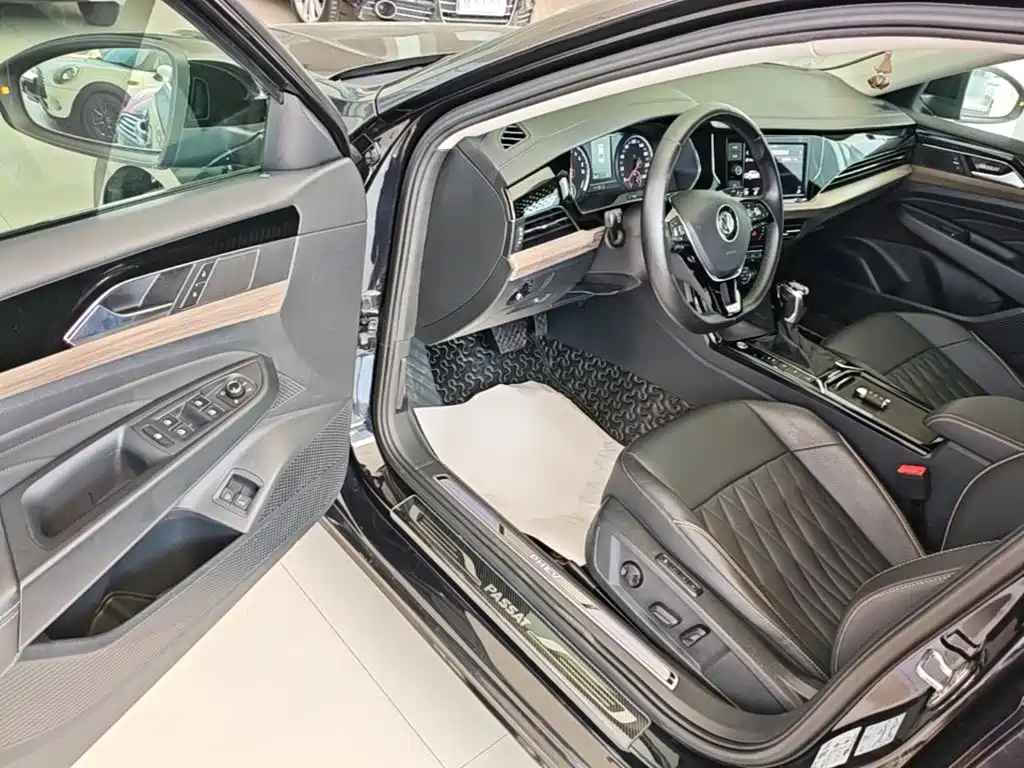 Volkswagen Passat PHEV — миниатюра 16