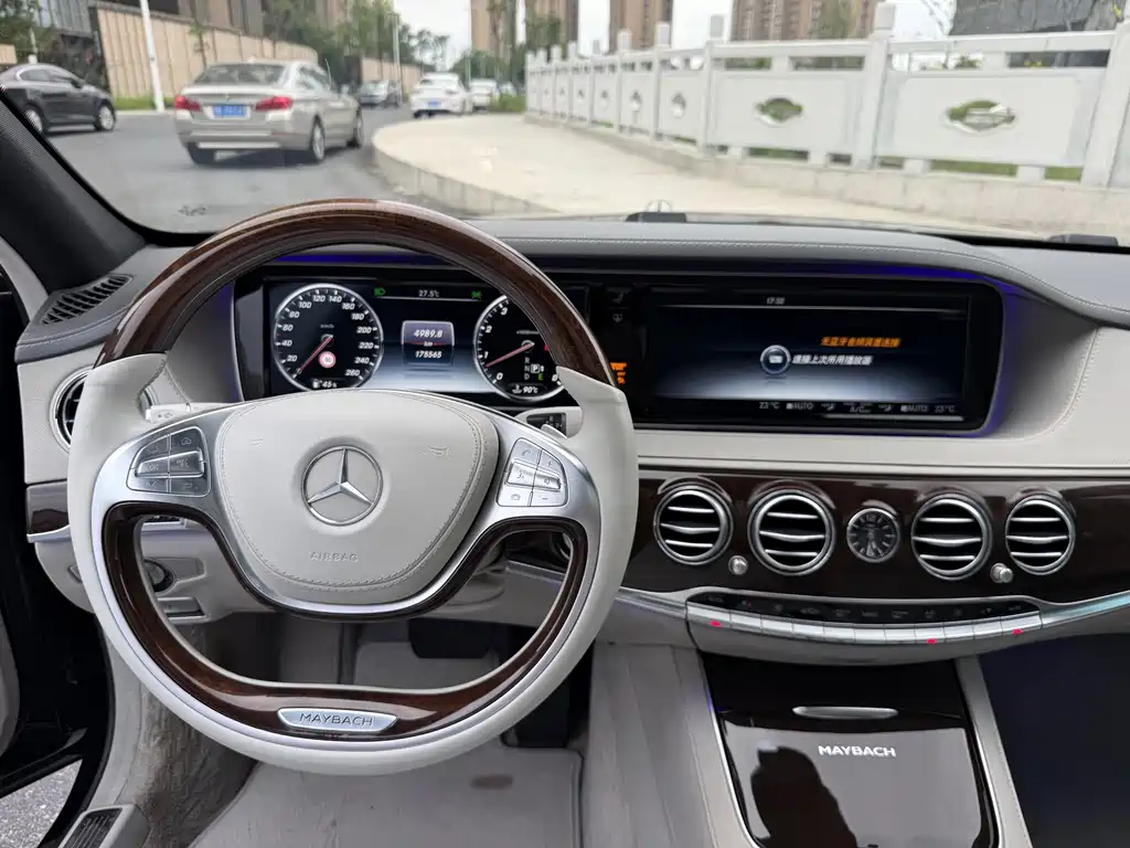 Mercedes-Benz S-Class — миниатюра 8