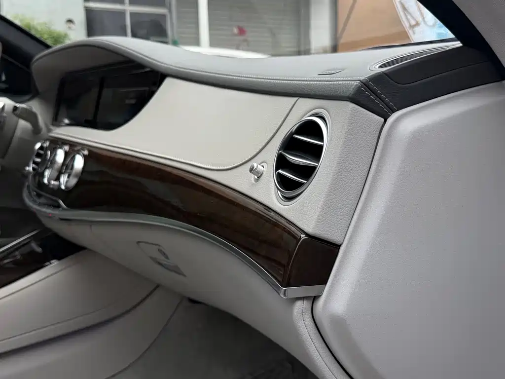 Mercedes-Benz S-Class — миниатюра 10