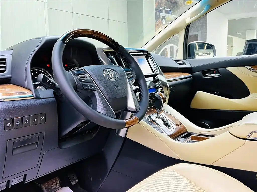 Toyota Alphard 2018 3.5L Luxury