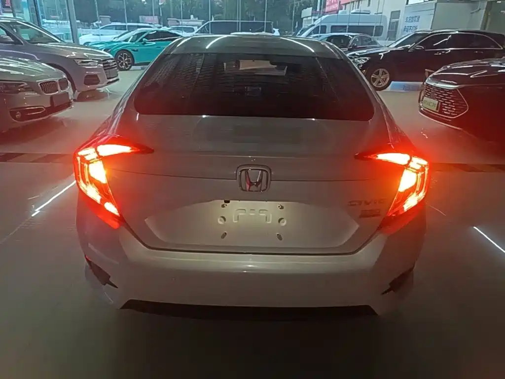 Honda Civic — миниатюра 6