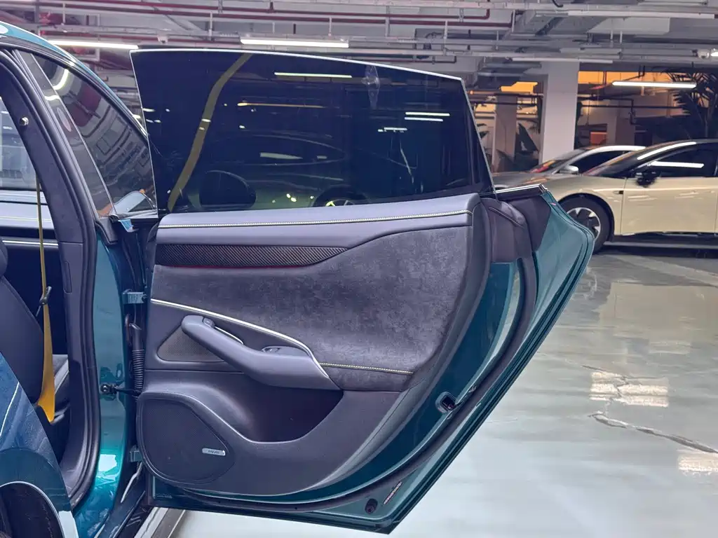 XIAOMI CAR XIAOMI SU7 ULTRA