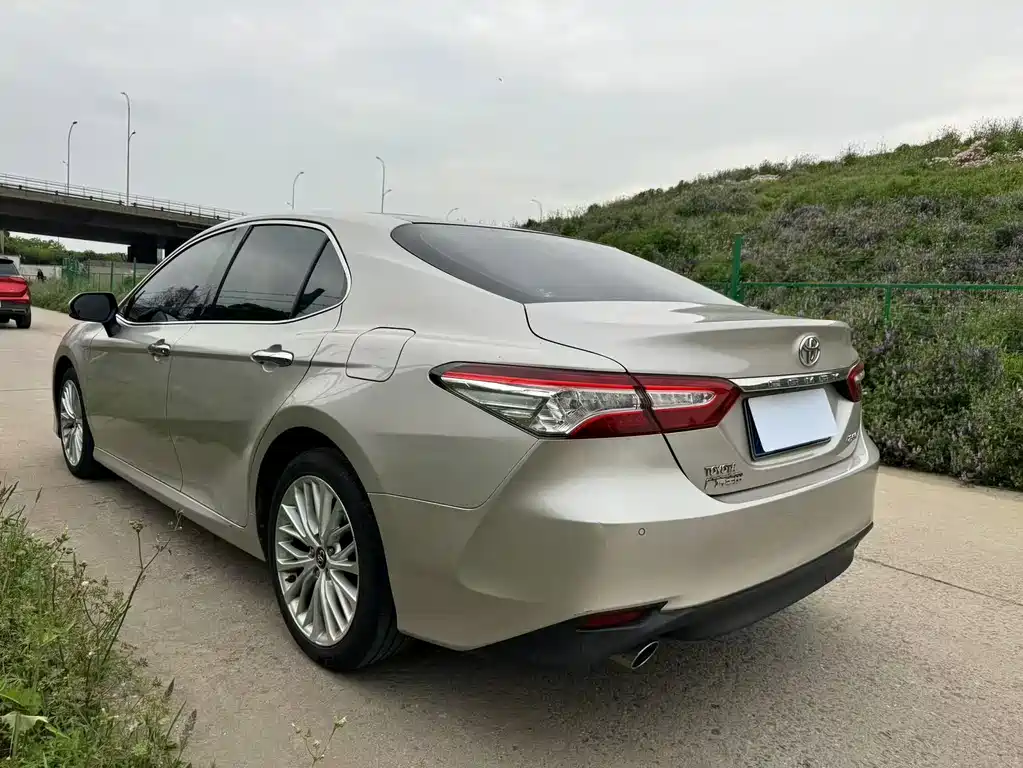 Toyota Camry 2018 2.5G Luxury