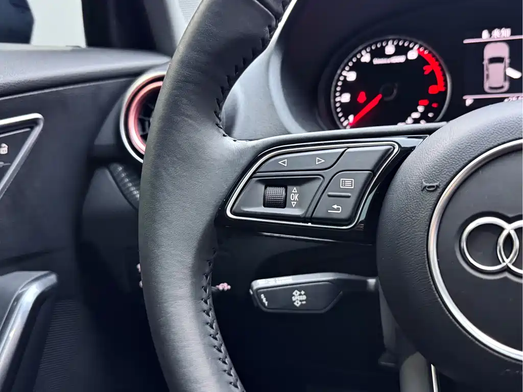 Audi Q2L 2018 35 TFSI VI