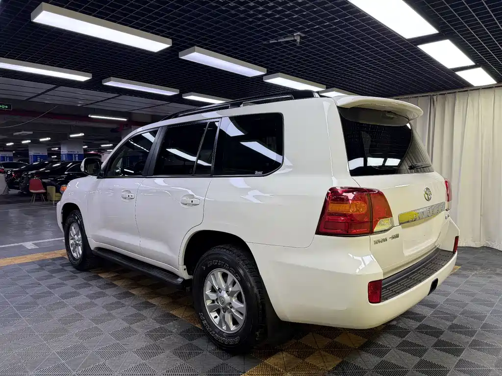 Toyota Land Cruiser 2012 4.0L AT VX