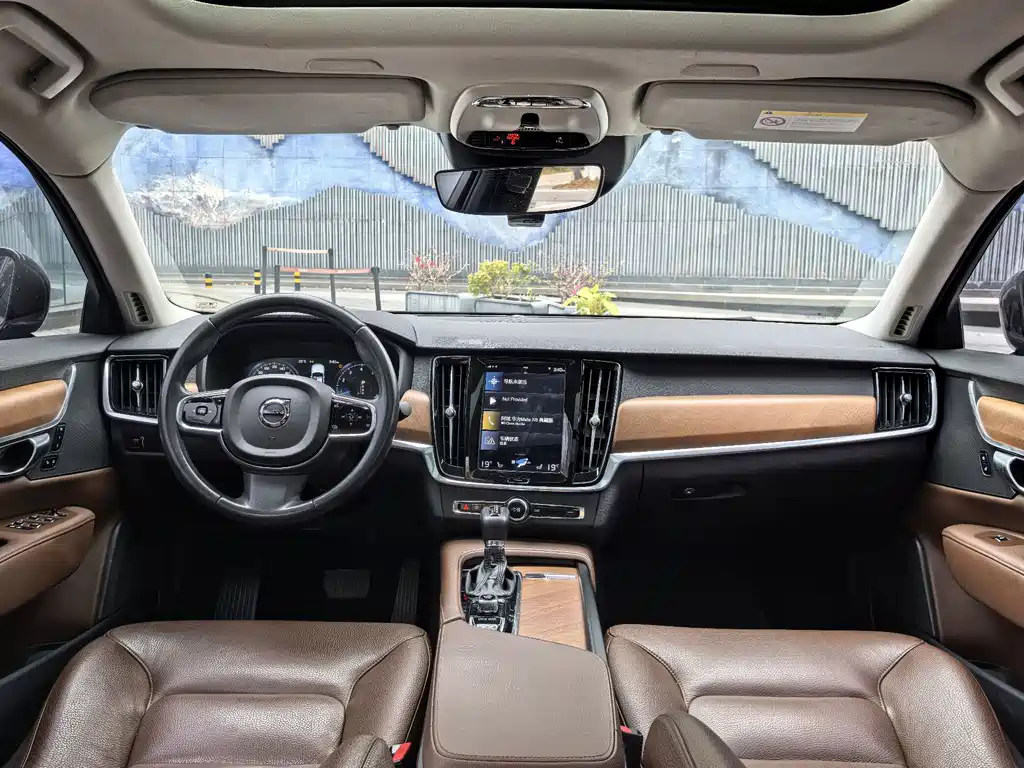 Volvo S90 — миниатюра 6