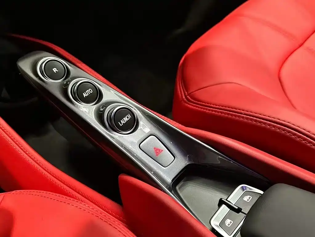 Ferrari F8 Tributo 3.9T V8, фото 8