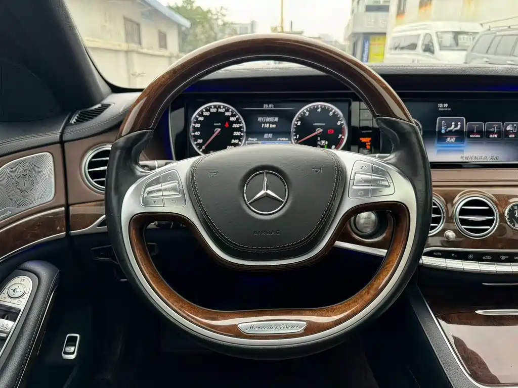 Mercedes-Benz S-Class — миниатюра 7