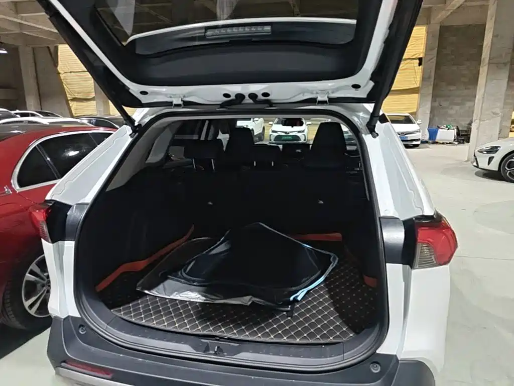 Toyota RAV4 — миниатюра 15