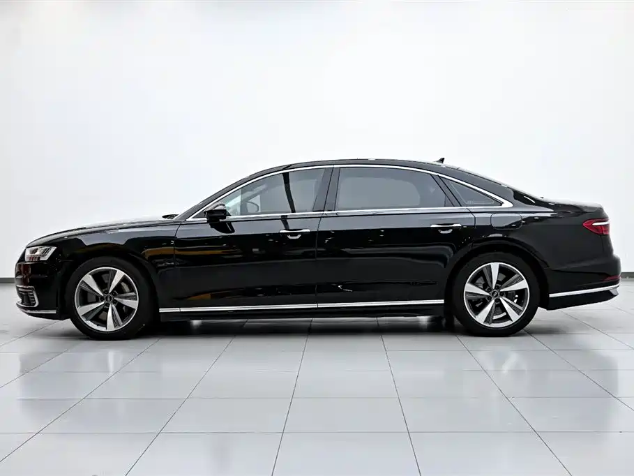 Audi A8 New Energy A8L 60 TFSIe quattro Collection Edition, фото 5