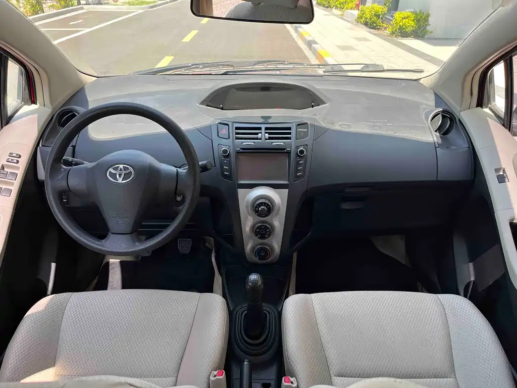 Toyota Yaris 2009 1.6E MT Comfort