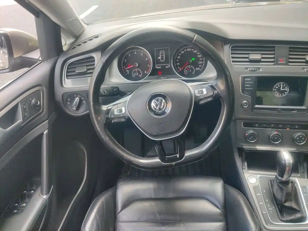 Volkswagen Golf — миниатюра 6