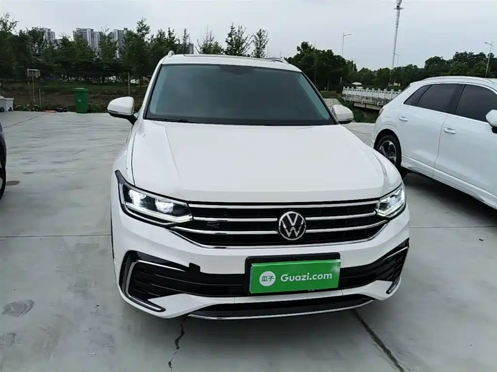 Volkswagen Tiguan L L 2022 330TSI AT R-Line