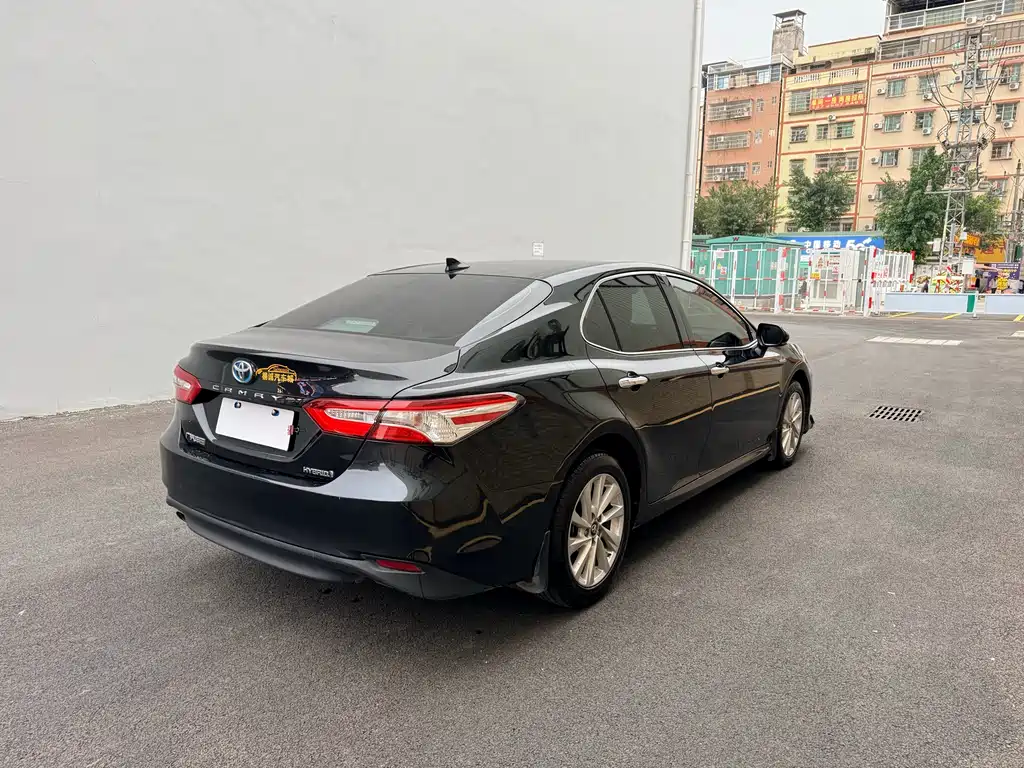 TOYOTA CAMRY