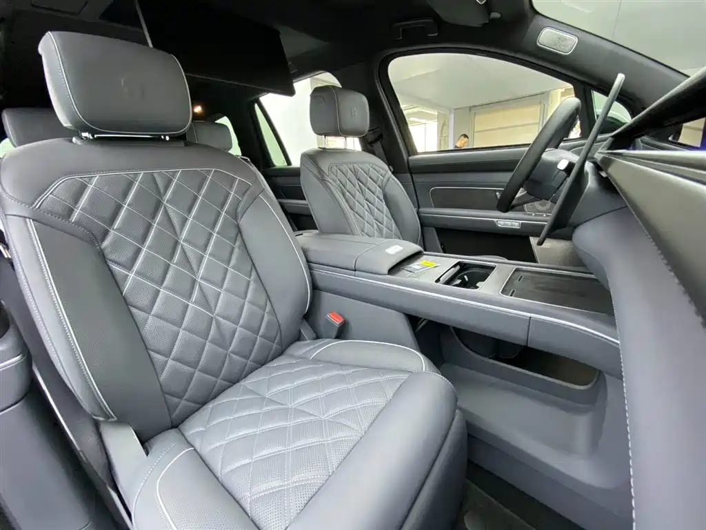 NIO ES8 2026 мест Executive Luxury