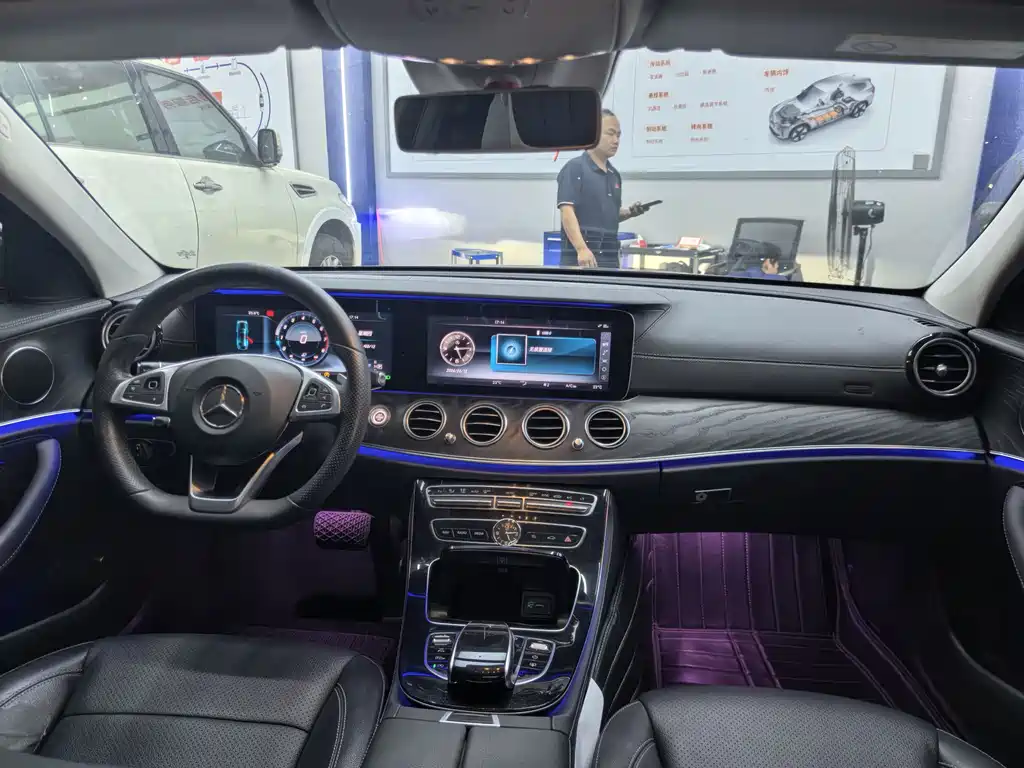 MERCEDES-BENZ E CLASS