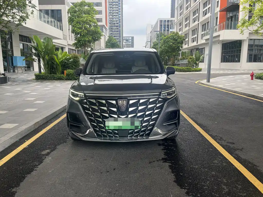 Roewe iMAX8