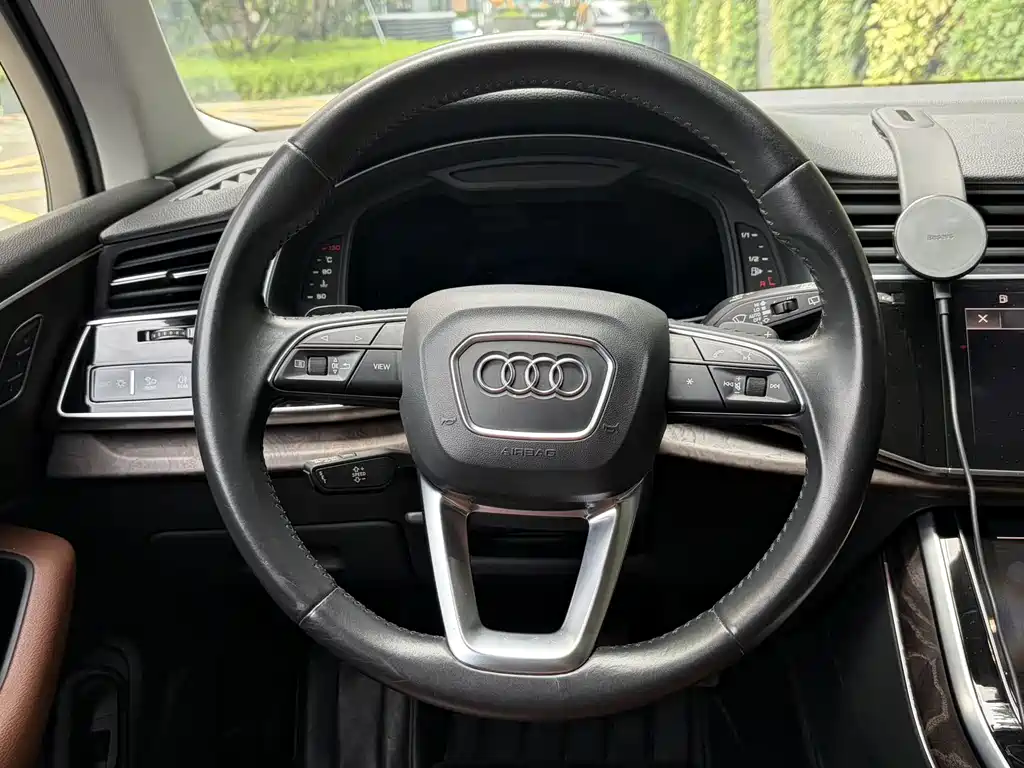Audi Q7 — миниатюра 11