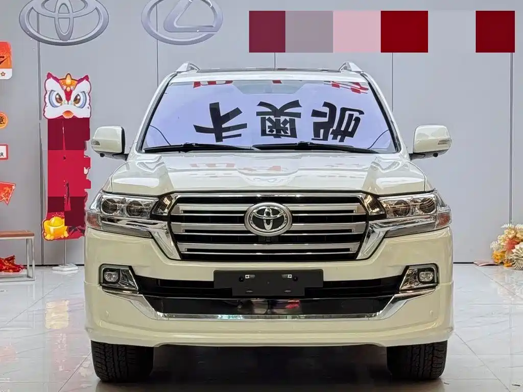 Toyota Land Cruiser 2012 4.6L AT VX
