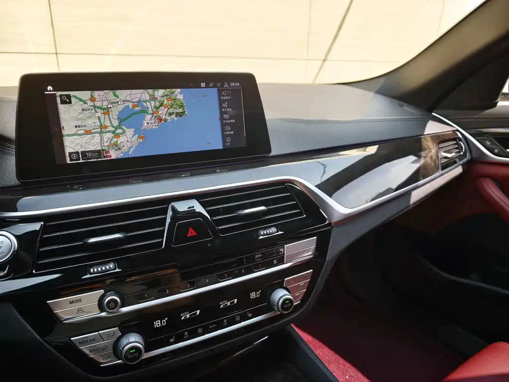 BMW 5 Series — миниатюра 7