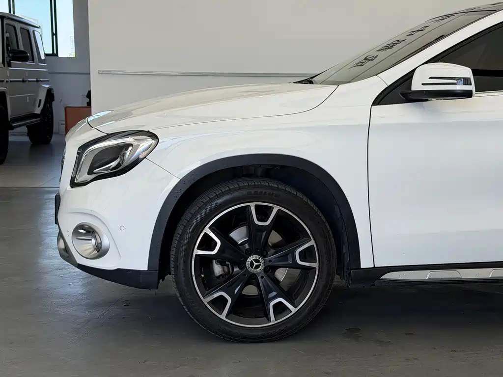 Mercedes-Benz GLA — миниатюра 8