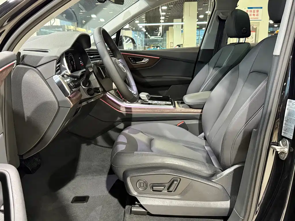 Audi Q7 — миниатюра 4